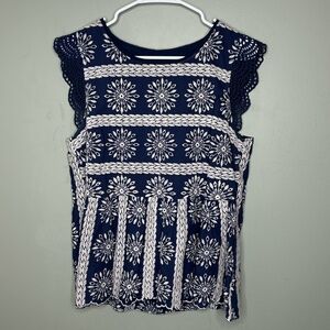 Women's Skies Are Blue lace tank Medium